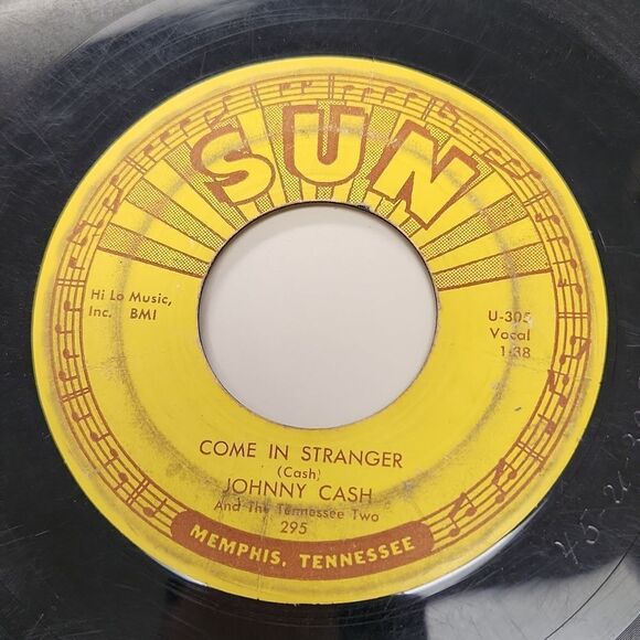 Johnny Cash Guess Things Happen That Way Come In Stranger 45 RPM Vinyl Record - Picture 2 of 4